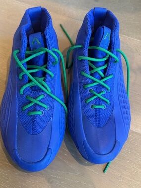 Men’s 5.5 Adidas AE2 Velocit Blue Sneakers with Green Laces - Youth Active Shoes